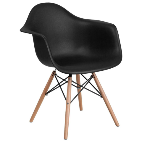 Sillon Eames con apoya brazos y patas de madera